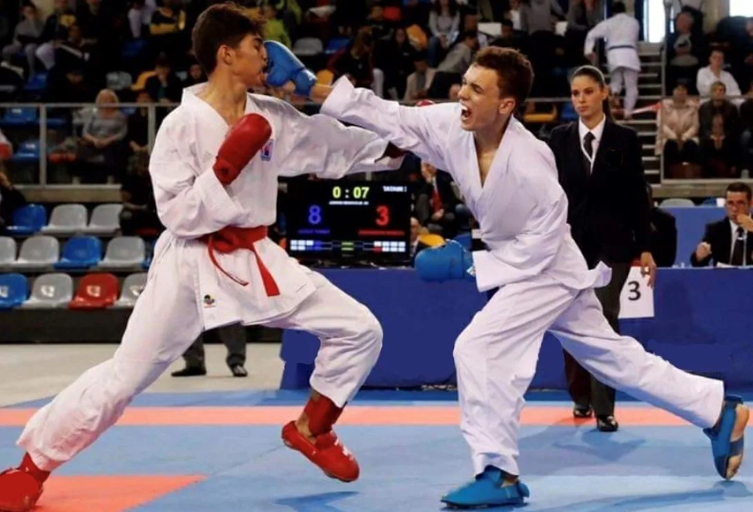 © Lawrence Banahan — Karate 2 1