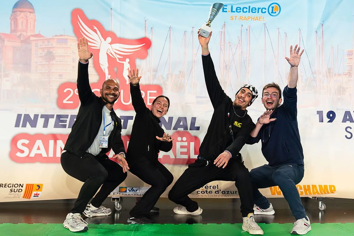 © Lawrence Banahan — Joie de la victoire équipe taekwondo
